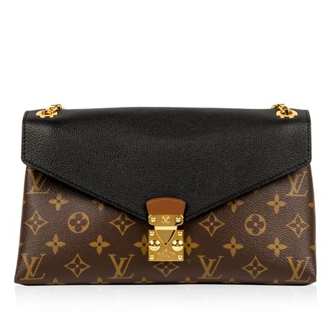 louis vuitton chain shoulder bag.